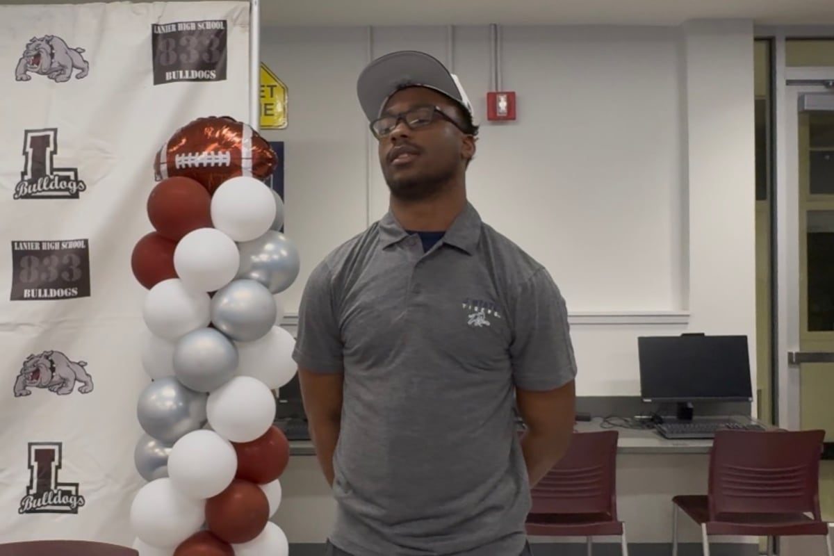 preloaded gallery image