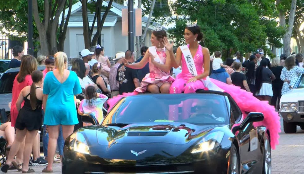 The Magnolia Belles joined Miss Mississippi candidates for the annual parade Monday night.