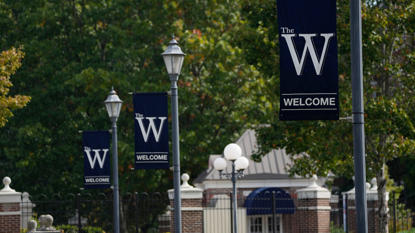 Muw Windows MUW announces new name: Wynbridge State University of Mississippi