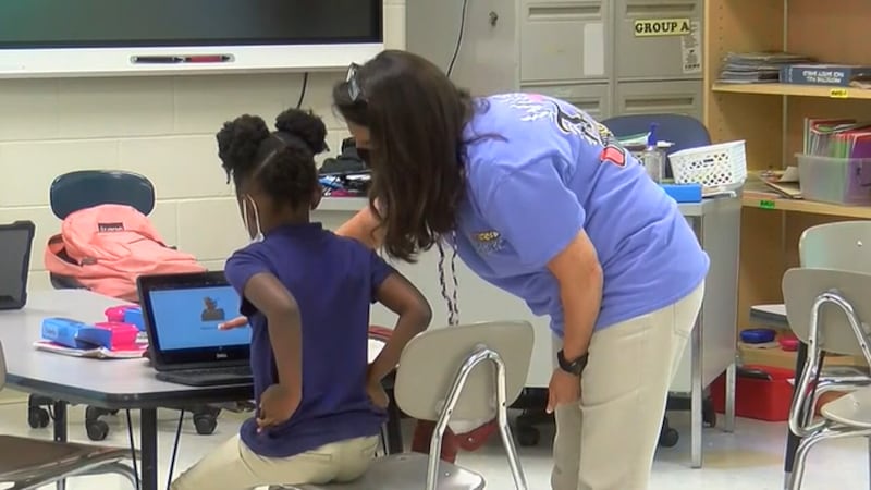 Educators react to teacher pay raise revival in Mississippi